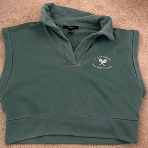 Sleeveless collar crop top